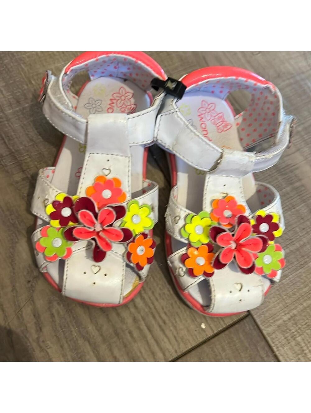 Wonder Nation Girls White Floral Sandals
